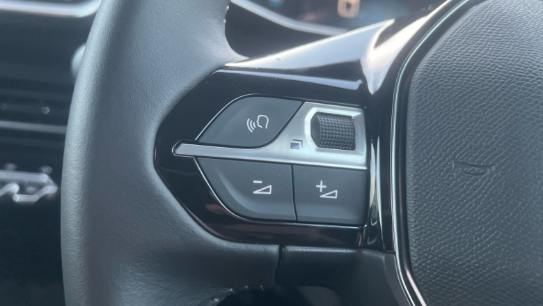 Peugeot 208 1.2 PureTech 100 Allure Premium + 5dr Petrol Hatchback